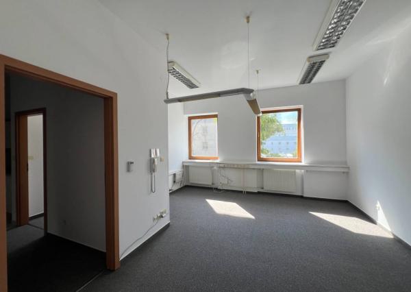 AVENUE | Kancelárske priestory (90m2) na Nivách, Záhradnícka ul. BA II