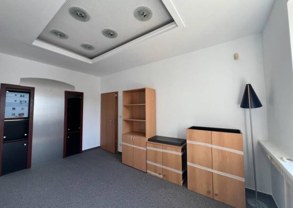 AVENUE | Kancelárske priestory (90m2) na Nivách, Záhradnícka ul. BA II