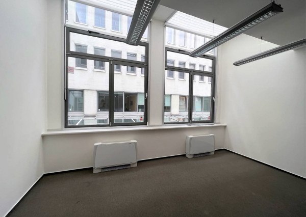 AVENUE | kancelárie  243 m2, garáž, biznis centrum v BA I