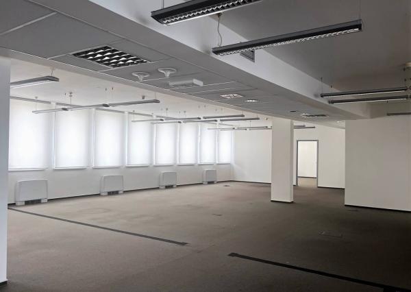 AVENUE | kancelárie  243 m2, garáž, biznis centrum v BA I