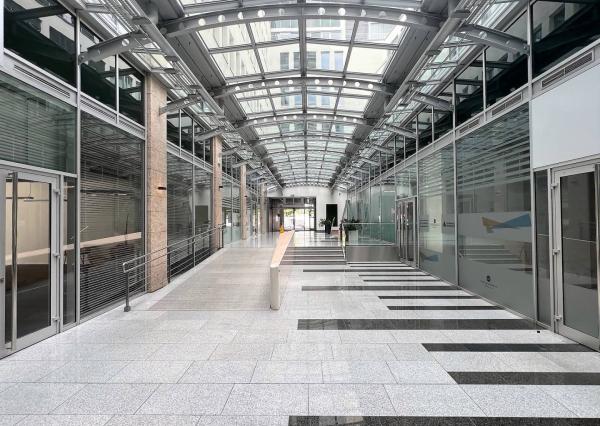 AVENUE | kancelárie  243 m2, garáž, biznis centrum v BA I
