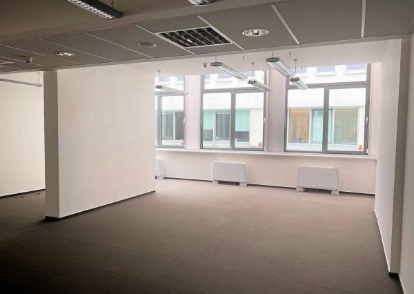 AVENUE | kancelárie  243 m2, garáž, biznis centrum v BA I