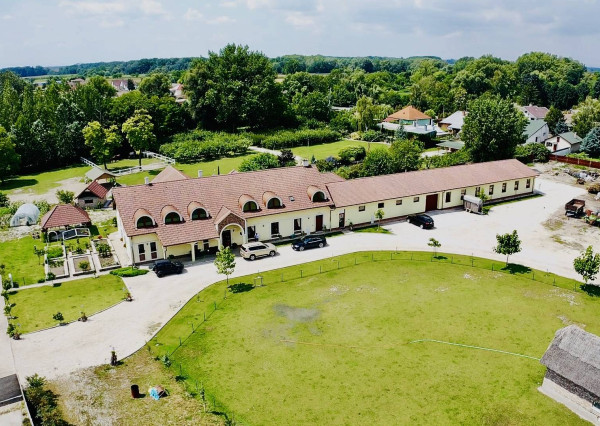 AVENUE I PREDAJ, exkluzívna rodinná usadlosť s jazierkom,Dunajský Klátov