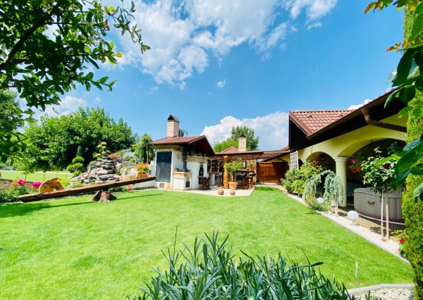 AVENUE I PREDAJ, exkluzívna rodinná usadlosť s jazierkom,Dunajský Klátov