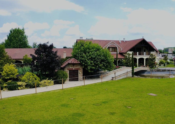 AVENUE I PREDAJ, exkluzívna rodinná usadlosť s jazierkom,Dunajský Klátov