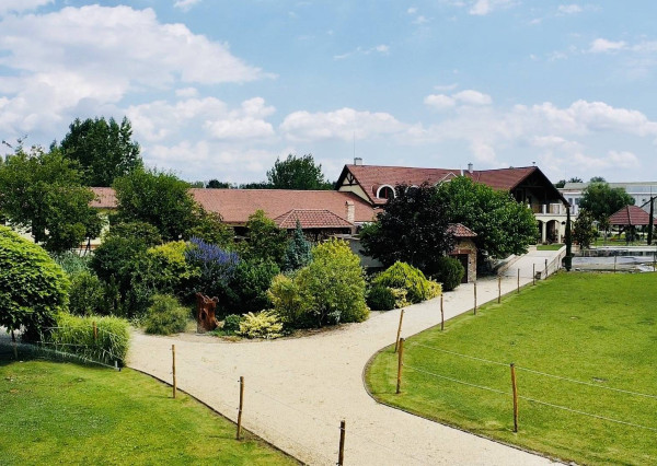 AVENUE I PREDAJ, exkluzívna rodinná usadlosť s jazierkom,Dunajský Klátov