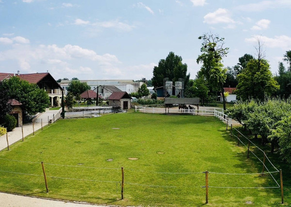 AVENUE I PREDAJ, exkluzívna rodinná usadlosť s jazierkom,Dunajský Klátov