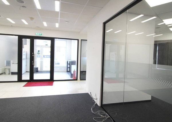 PRENÁJOM -  kompletne zariadené admin. priestory , Ružinov. 