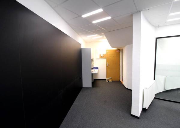 PRENÁJOM -  kompletne zariadené admin. priestory , Ružinov. 