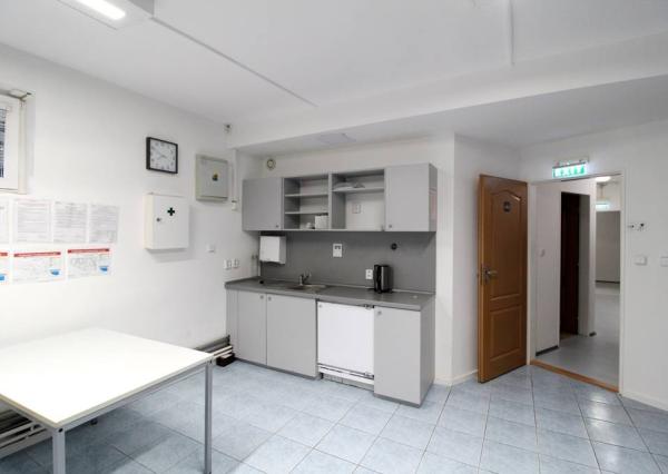 PRENÁJOM -  kompletne zariadené admin. priestory , Ružinov. 