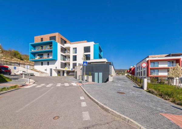 AVENUE I NÁJOM, praktické garážové státie v unikátnej - Grand Koliba