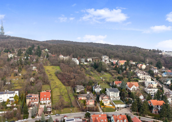 AVENUE | Slnečný stavebný pozemok 734m2 Horný Kramer - Lukratívna investičná príležitosť