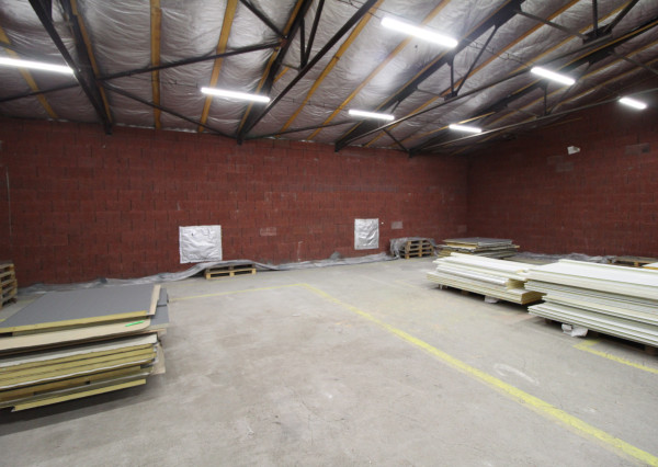 PRENÁJOM - zateplená skladová hala v skladovom areáli, Bernolákovo