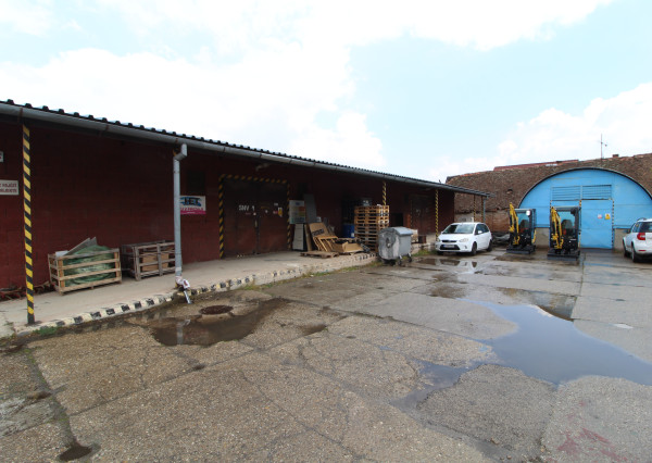 PRENÁJOM - zateplená skladová hala v skladovom areáli, Bernolákovo