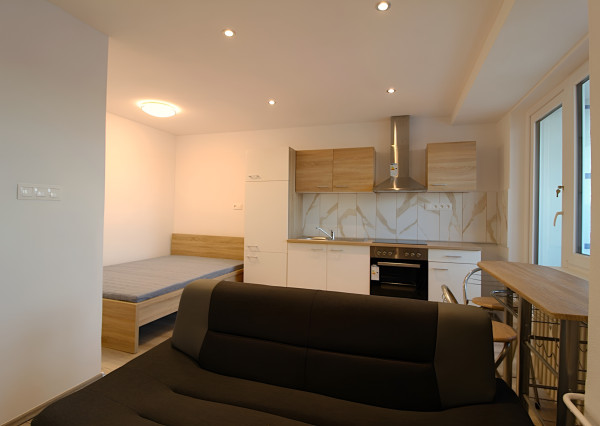 LEXXUS I 1i byt s loggiou 10m2, krásny výhľad, Janka Alexyho, BA IV