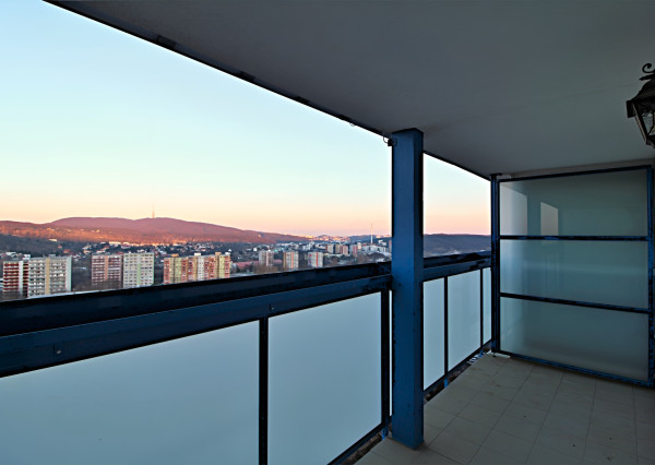 LEXXUS I 1i byt s loggiou 10m2, krásny výhľad, Janka Alexyho, BA IV