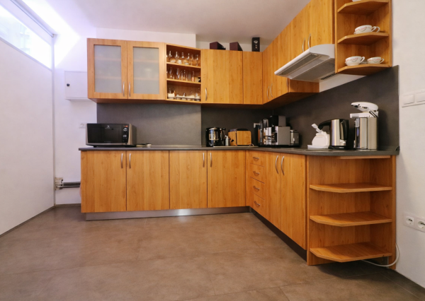 AVENUE I polyfunkčná budova na frekventovanej ulici, BA II.