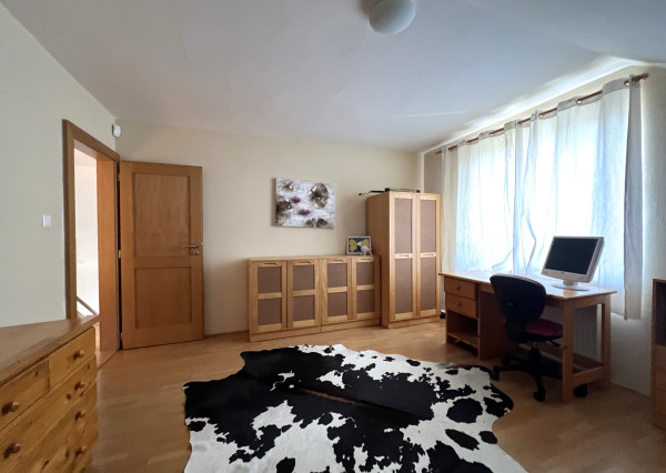 AVENUE RE | 6-izb. dom, veľká záhrada, bazén, 2-garáž, BA IV