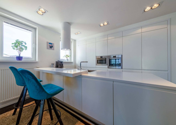 AVENUE | veľkometrážny moderný mezonet v pulzujúcej lokalite, Bazová ulica