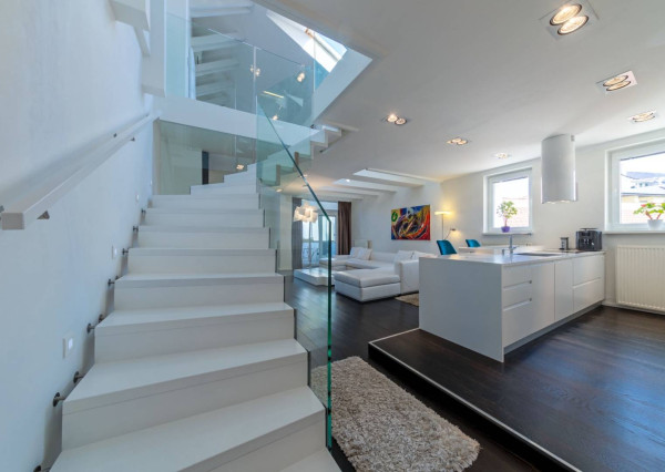 AVENUE | veľkometrážny moderný mezonet v pulzujúcej lokalite, Bazová ulica