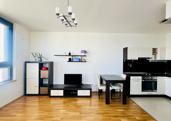 AVENUE | priestranný 1,5 izb. byt, veľký balkón, parkovanie, City Park Ružinov