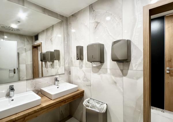 AVENUE | administratívne pr. pri centre, parkovanie, recepcia, krásne výhľady