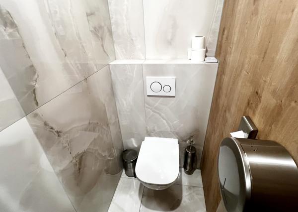 AVENUE | administratívne pr. pri centre, parkovanie, recepcia, krásne výhľady