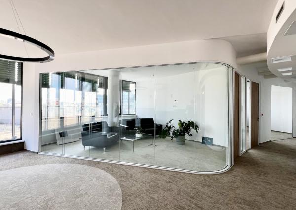 AVENUE | administratívne pr. pri centre, parkovanie, recepcia, krásne výhľady