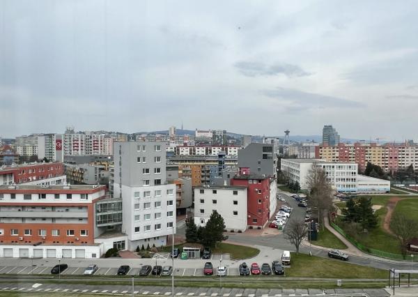 AVENUE | administratívne pr. pri centre, parkovanie, recepcia, krásne výhľady