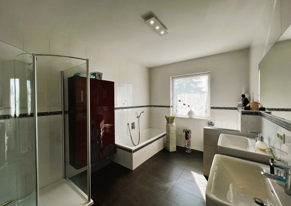 Exkluzívna vila „VILLA TOSCANA“ s bazénom, wellness, vínnou pivnicou a domácim kinom