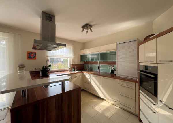 Exkluzívna vila „VILLA TOSCANA“ s bazénom, wellness, vínnou pivnicou a domácim kinom