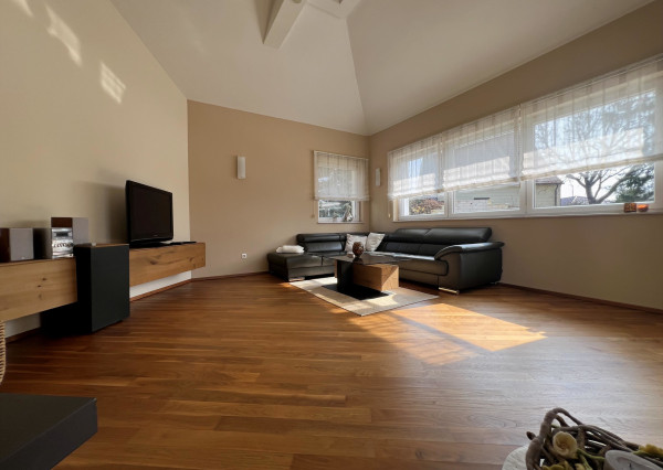 Exkluzívna vila „VILLA TOSCANA“ s bazénom, wellness, vínnou pivnicou a domácim kinom