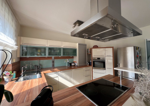 Exkluzívna vila „VILLA TOSCANA“ s bazénom, wellness, vínnou pivnicou a domácim kinom