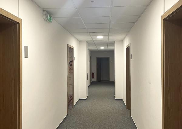 AVENUE I admin. priestory v polyfunkčnom dome, Ružinov.