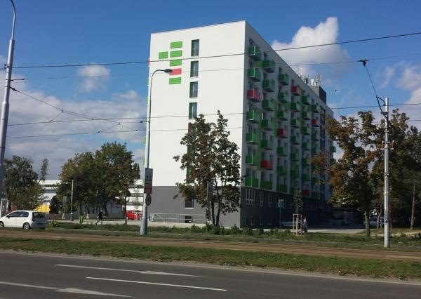 AVENUE | Investičný nebytový priestor v Ružinove s možnosťou prestavby na jedno, alebo dvojizbové apartmány.