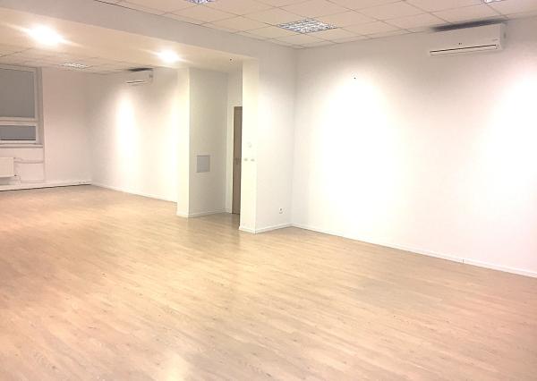 AVENUE | Investičný nebytový priestor v Ružinove s možnosťou prestavby na jedno, alebo dvojizbové apartmány.