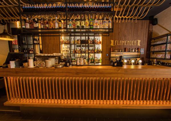 PRENÁJOM, zariadená reštaurácia, pešia zóna, Laurinská, BA I