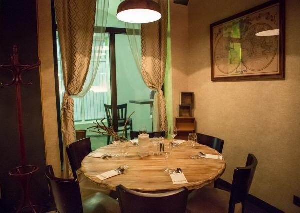 PRENÁJOM, zariadená reštaurácia, pešia zóna, Laurinská, BA I