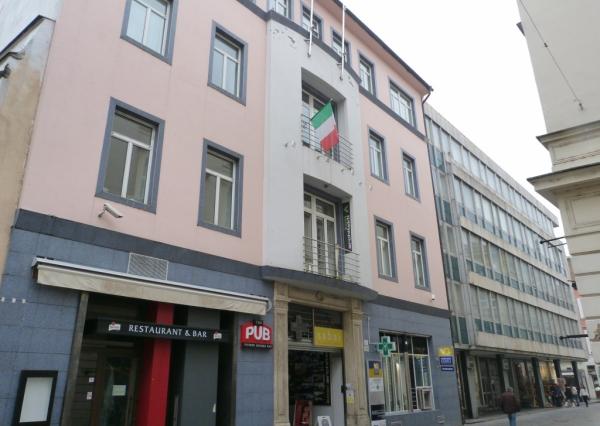 PRENÁJOM, zariadená reštaurácia, pešia zóna, Laurinská, BA I