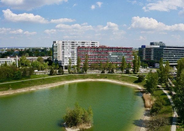 AVENUE | priestranný 2i byt s balkónom a unikátnym výhľadom na jazero Kuchajda či na mesto.