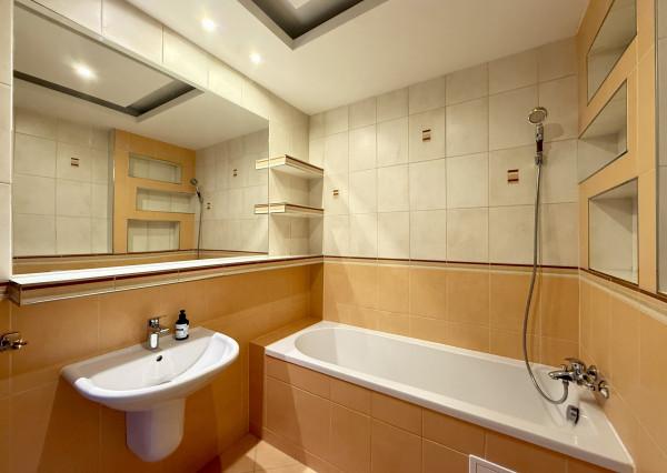 AVENUE | priestranný 2i byt s balkónom a unikátnym výhľadom na jazero Kuchajda či na mesto.