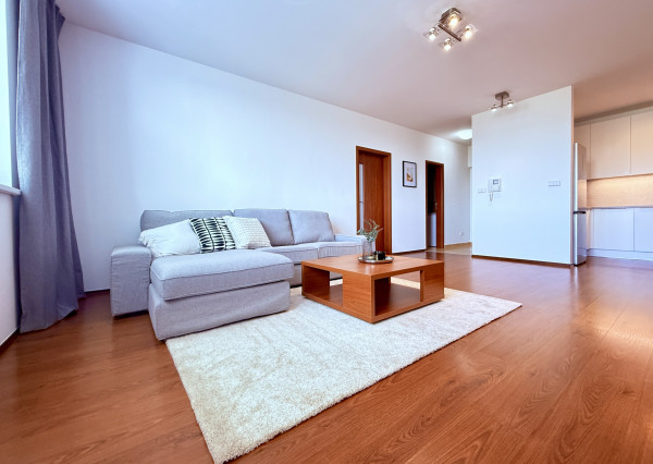 AVENUE | priestranný 2i byt s balkónom a unikátnym výhľadom na jazero Kuchajda či na mesto.