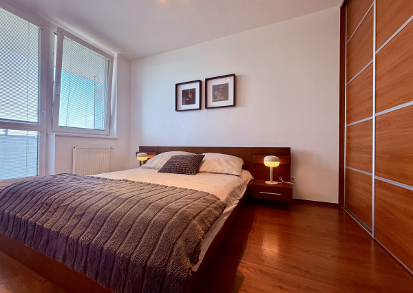 AVENUE | priestranný 2i byt s balkónom a unikátnym výhľadom na jazero Kuchajda či na mesto.