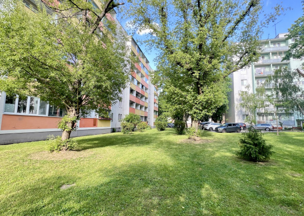 AVENUE | 1,5 izb. byt, 1NP, loggia smerom do parku, Ružinov