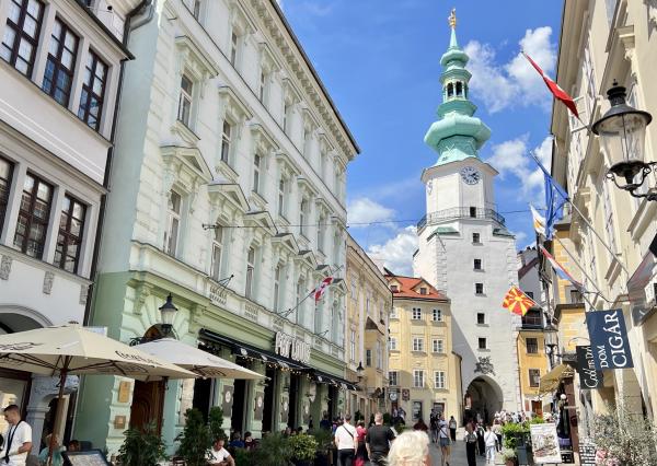 2 kancelárie, 42 m2, Michalská, krásny historický dom, výťah
