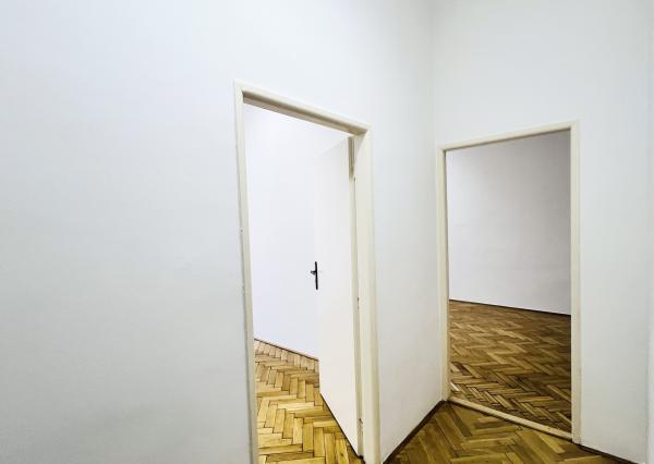 2 kancelárie, 42 m2, Michalská, krásny historický dom, výťah