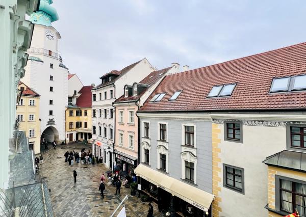 2 kancelárie, 42 m2, Michalská, krásny historický dom, výťah