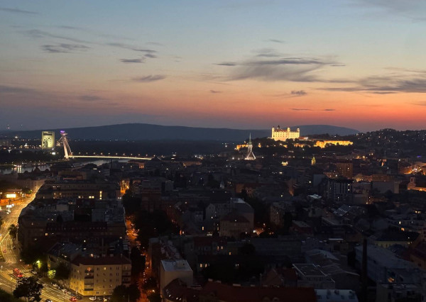 AVENUE I NAJOM, 4i byt v ikonickom projekte SKY PARK, Staré mesto
