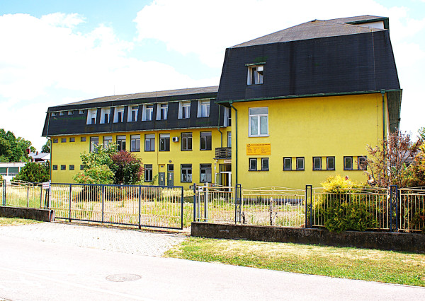 AVENUE | budova s priľahlým pozemkom v centre mesta D. Streda