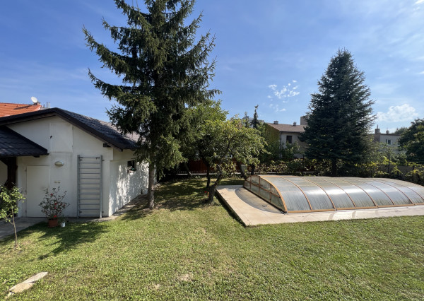 AVENUE RE | 6-izb. dom, veľká záhrada, bazén, 2-garáž, BA IV